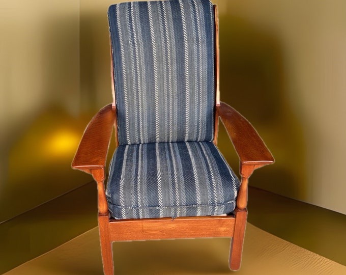 Cushman Mid Century Modern Fairfield High Back Chair No. 082, Chair with its original Cushions, Lover Antiques and Vintage