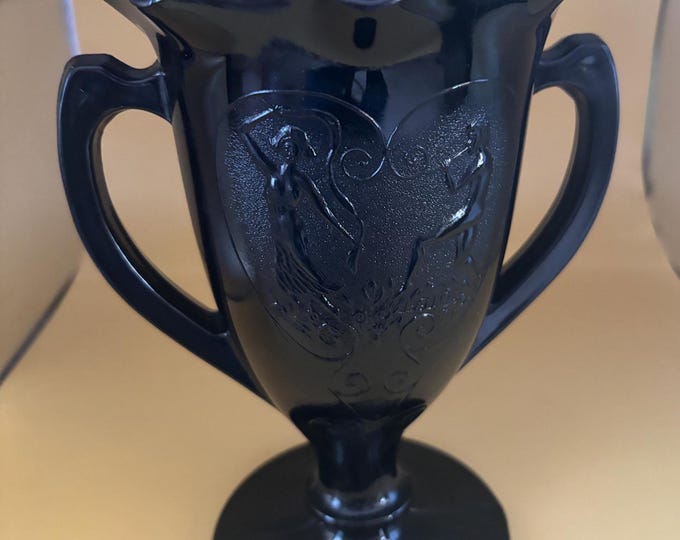 Vintage LE Smith Black Trophy Vase Lover Antiques and Vintage
