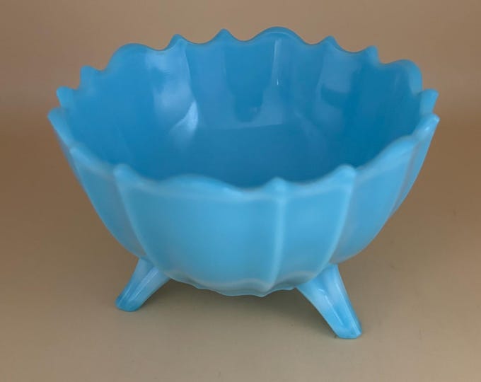 Vintage Westmoreland Blue Three Footed Bowl Lover Antiques and Vintage