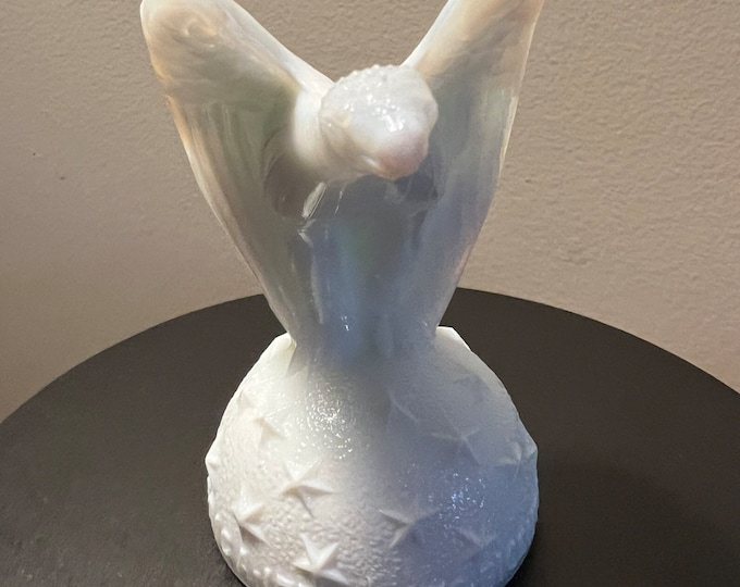 Vintage White American Eagle Statue Figurine by Russ Vogelsong of Summit Art Glass Lover Antiques and Vintage