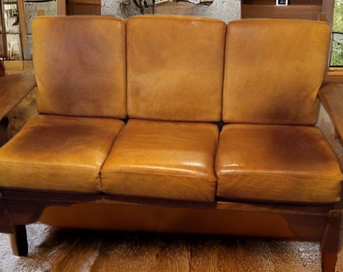Cushman Colonial Creations Old Bennington Settle No. 5-95-3 Couch Sette Sofa Mid Century Modern Herman de Vries Lover Antiques and Vintage