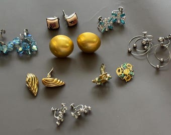 Colección de pendientes vintage Lote de joyas variadas Amante de las antigüedades y lo vintage