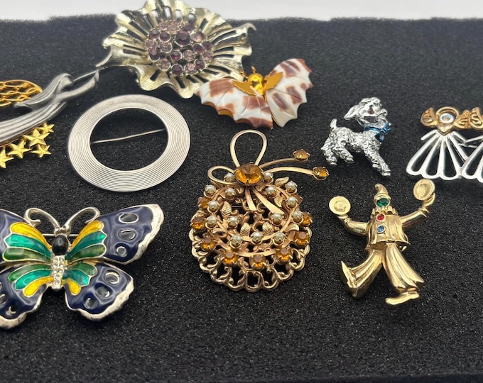Vintage Pin Collection Variety Jewelry Lot Brooch Lover Antiques and Vintage