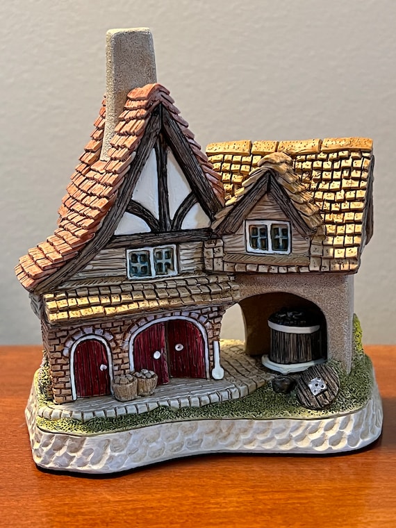 Vintage Firkin Cottage by David Winter Cottages Handmade Hand