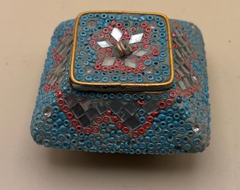 Vintage Green Jeweled Snuff Box Trinket Box Jewel Decorative Beaded Collectible Ring Box Container Lover Antiques and Vintage