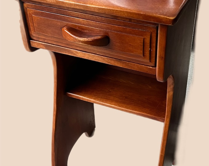 Cushman Colonial Creations Molly Stark Night Table No. 2059, Rustic Night Stand, Lover Antiques and Vintage