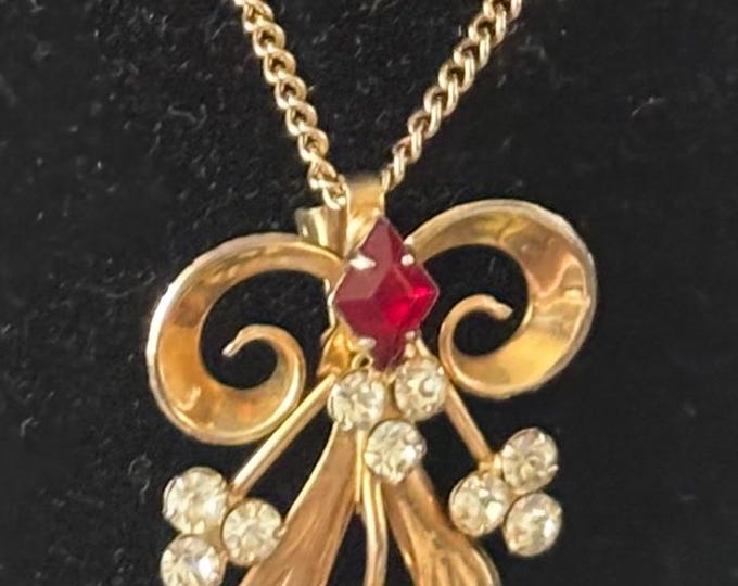 Vintage Gold Flor de Lisle Necklace with Rhinestones Lover Antiques and Vintage