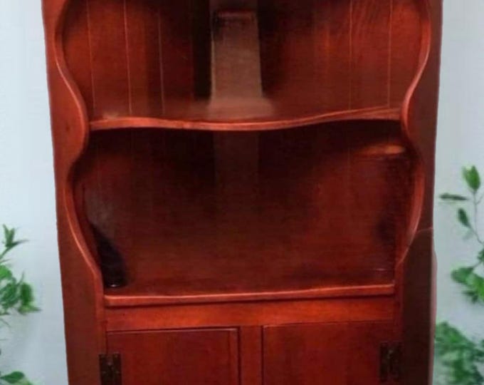 Cushman Colonial Creations Corner Cabinet No. 3-179 made in 1933 beautiful and original