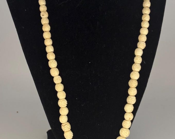 Vintage Hand Carved Bone Beaded Necklace Graduated Beads Lover Antiques and Vintage