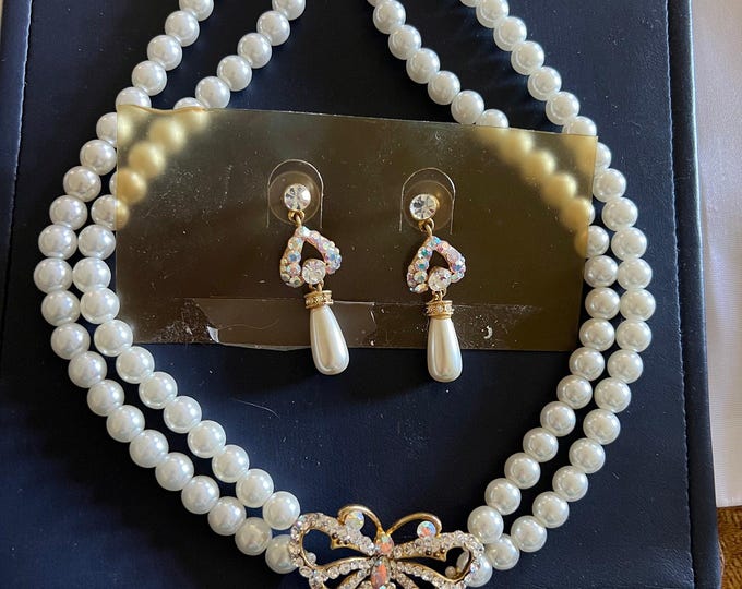 Vintage Butterfly Rhinestones And Faux Pearl Necklace & Matching Earrings Set, Michael’S Jewelers Of Ct, Lover Antiques And Vintage
