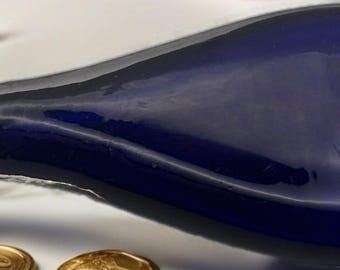 Antique Cobalt Blue Teardrop Shaped Glass Bottle, Lover Antiques and Vintage