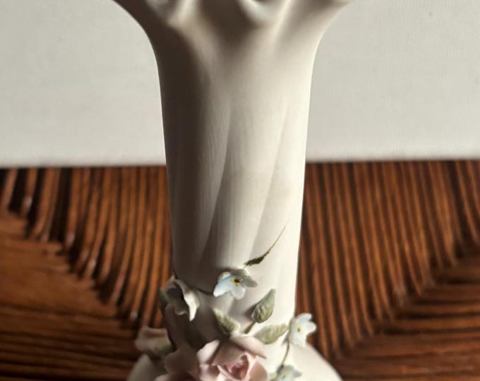 Vintage Lefton Ruffled Vase Hand Painted Porcelain Capodimonte Style Roses Figurines Japanese Lover Antiques and Vintage