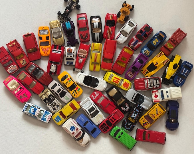 Vintage Car Lot Collection of 50 Hot Wheels Matchbox Toy Cars Lover Antiques and Vintage