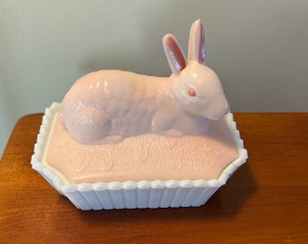 Vintage Westmoreland Pink & White Milk Glass Bunny Trinket Box