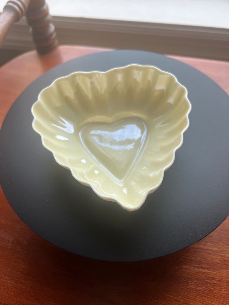 Vintage Belleek Ireland Heart Shaped Dish Scalloped Bowl Hearts Sweet Container Gift Lover Antiques and Vintage image 2