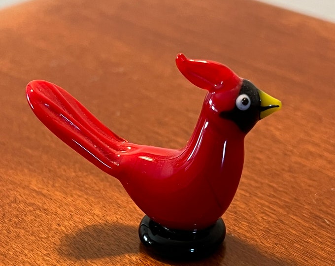 Vintage Red Cardinal mini small collectible glass art bird figure figurine Lover Antiques and Vintage