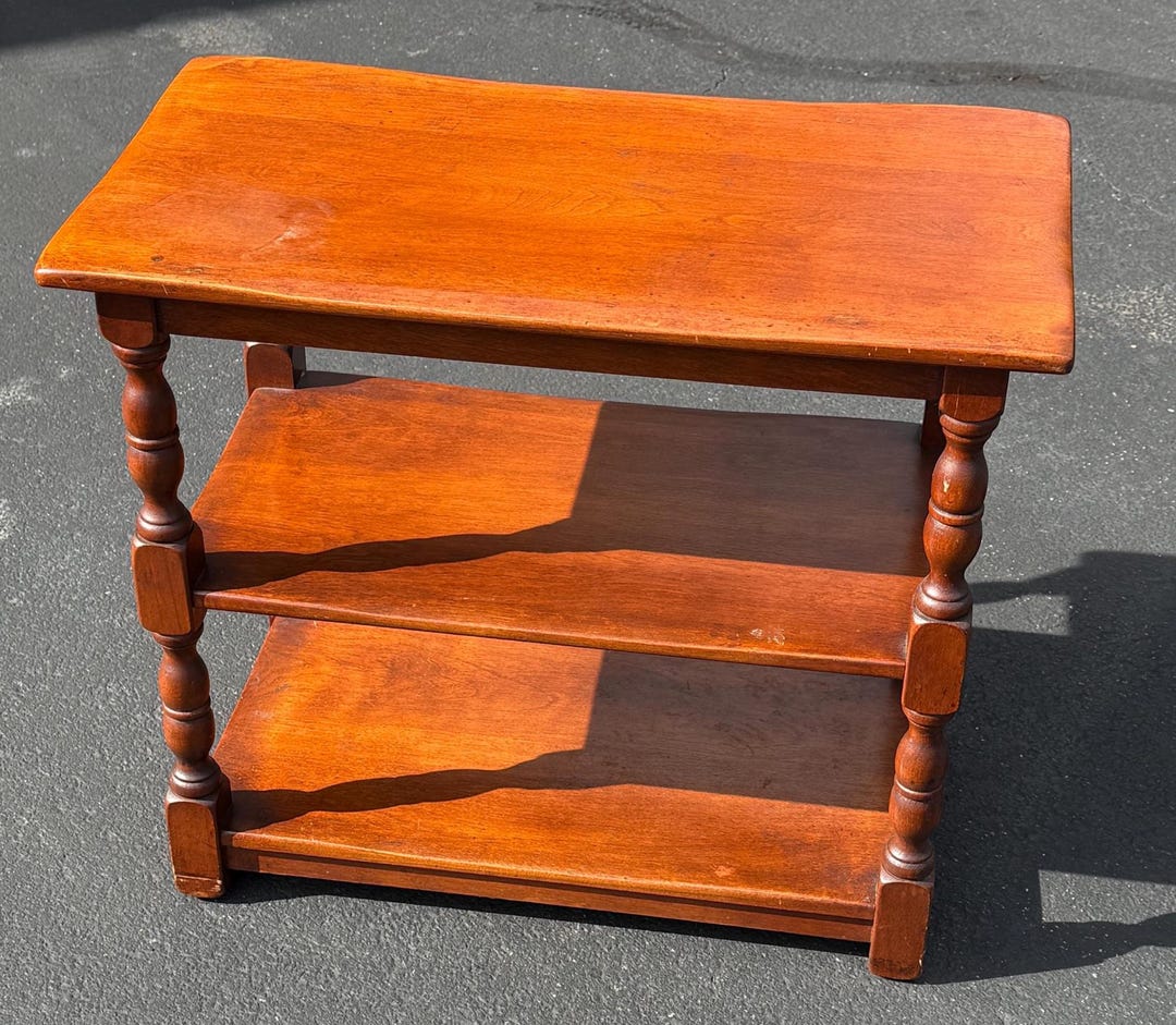 Cushman Colonial Creations Three Shelf News Table No. 0108