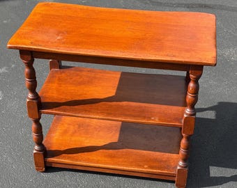 Cushman Colonial Creations Three Shelf News Table No. 0108, Catamount Tavern Collection Table, Lover Antiques and Vintage