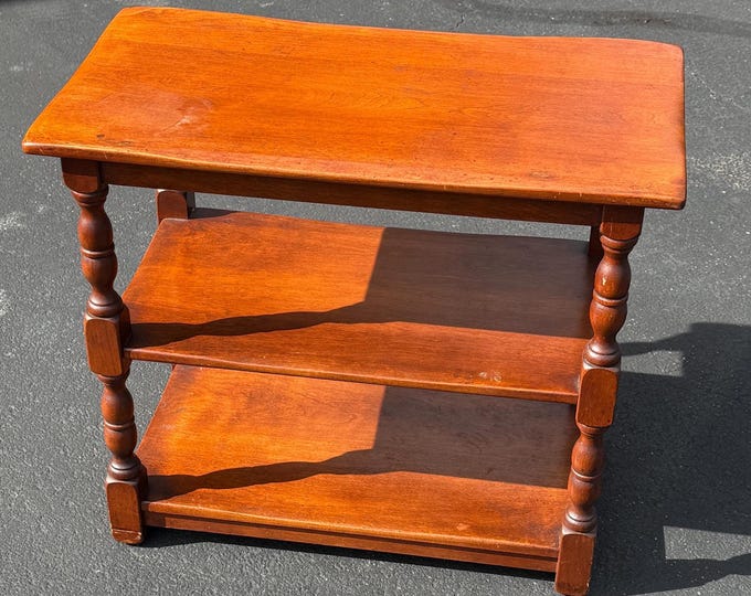 Cushman Colonial Creations Three Shelf News Table No. 0108, Catamount Tavern Collection Table, Lover Antiques and Vintage