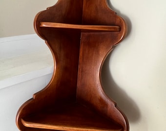 Vintage Cushman Colonial Creations Corner Shelf: Hanging Wall Rack