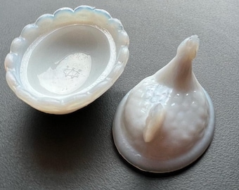 Vintage Westmoreland White Glass Rooster Covered Candy Dish