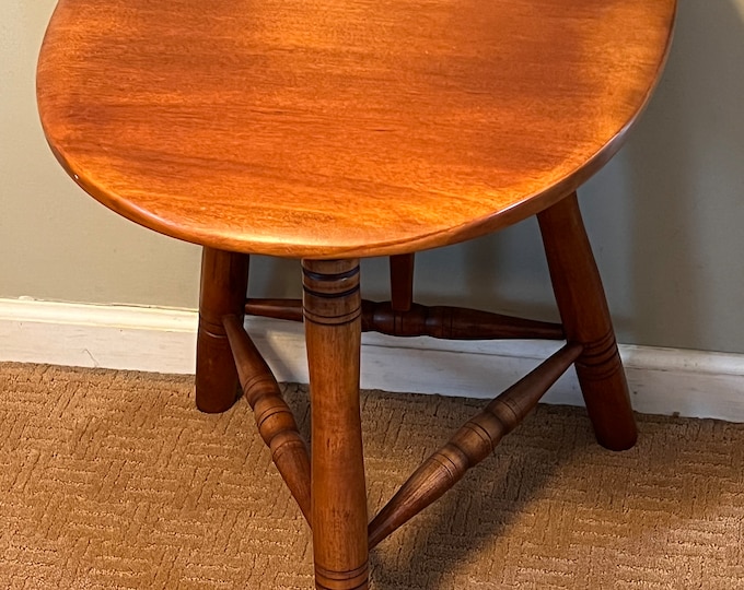 Cushman Colonial Creations Tripod Drop Leaf End Table No. 3-21, Lover Antiques and Vintage