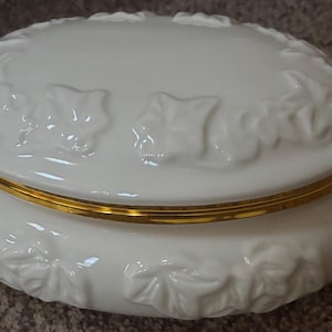 Vintage Lenox Porcelain & Gold Trim Music Box Floral Pattern Lover Antiques and Vintage