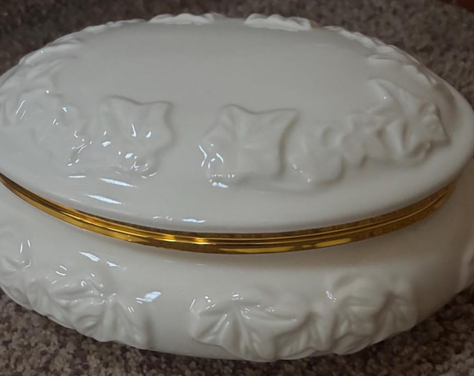 Vintage Lenox Porcelain & Gold Trim Music Box Floral Pattern Lover Antiques and Vintage