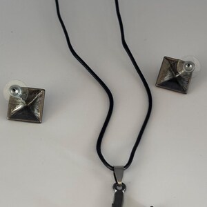 Vintage Necklace and Earrings Set Lover Antiques and Vintage