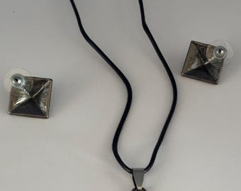 Vintage Necklace and Earrings Set Lover Antiques and Vintage