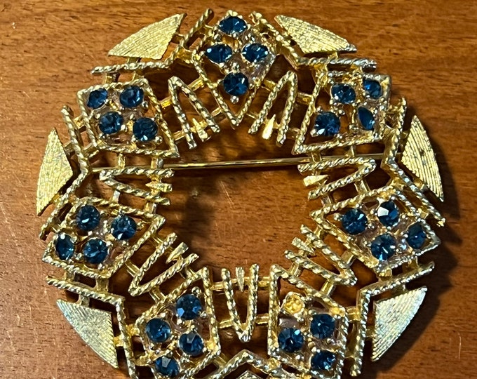 Vintage Starburst Signed Lisner pin brooch blue gemstones brooches pins jewelry Mid Century Modern estate jewels Lover Antiques and Vintage