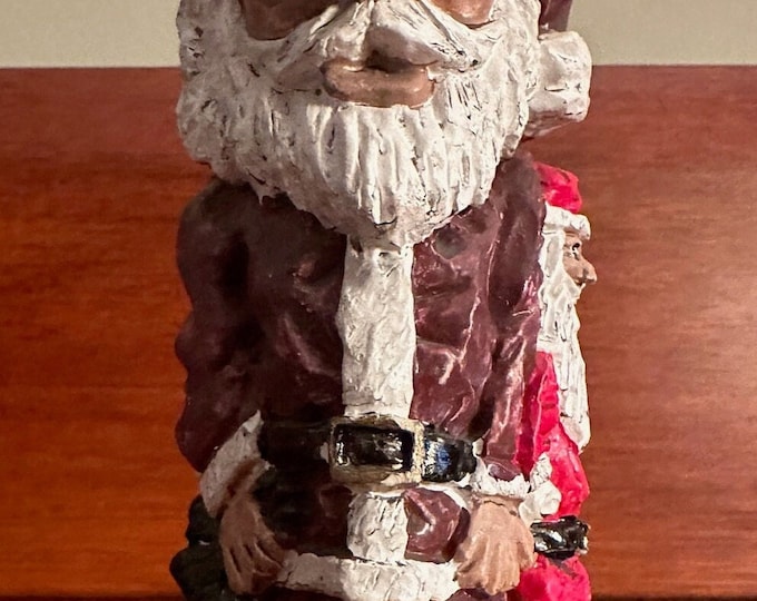 Vintage Carved Santa Claus Figurine, Precious Présents from Santa, Resin Santa, Lover Antiques and Vintage