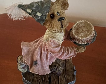 Boyds Bears & Friends Katie B. Howold Not Tellin’ No. 228362, The Bearstone Collection, Includes Box, Lover Antiques and Vintage