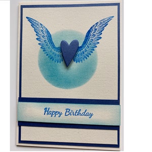 Handgefertige Geburtstags-Karte in blau mit Flügeln mit Umschlag, Handarbeit DIY schöne Glückwunschkarte Gratulation zum Geburtstag
