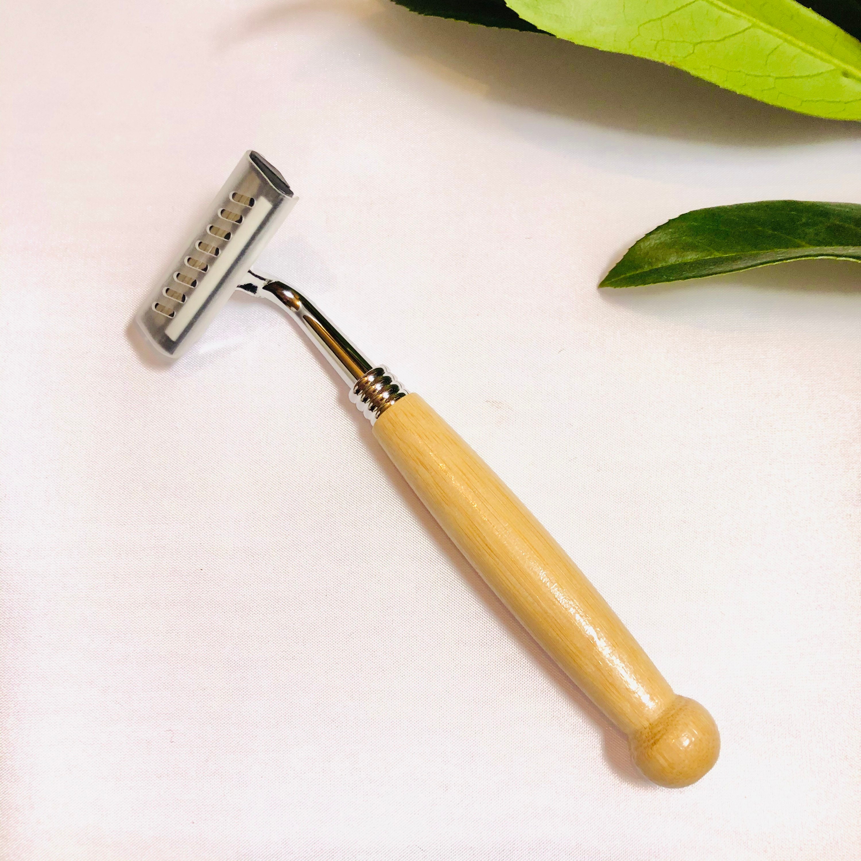Reusable Safety Bamboo Razor, 100% Organic and Natural Bamboo, Ecofriendly Bamboo Shaver, Zero Wastes