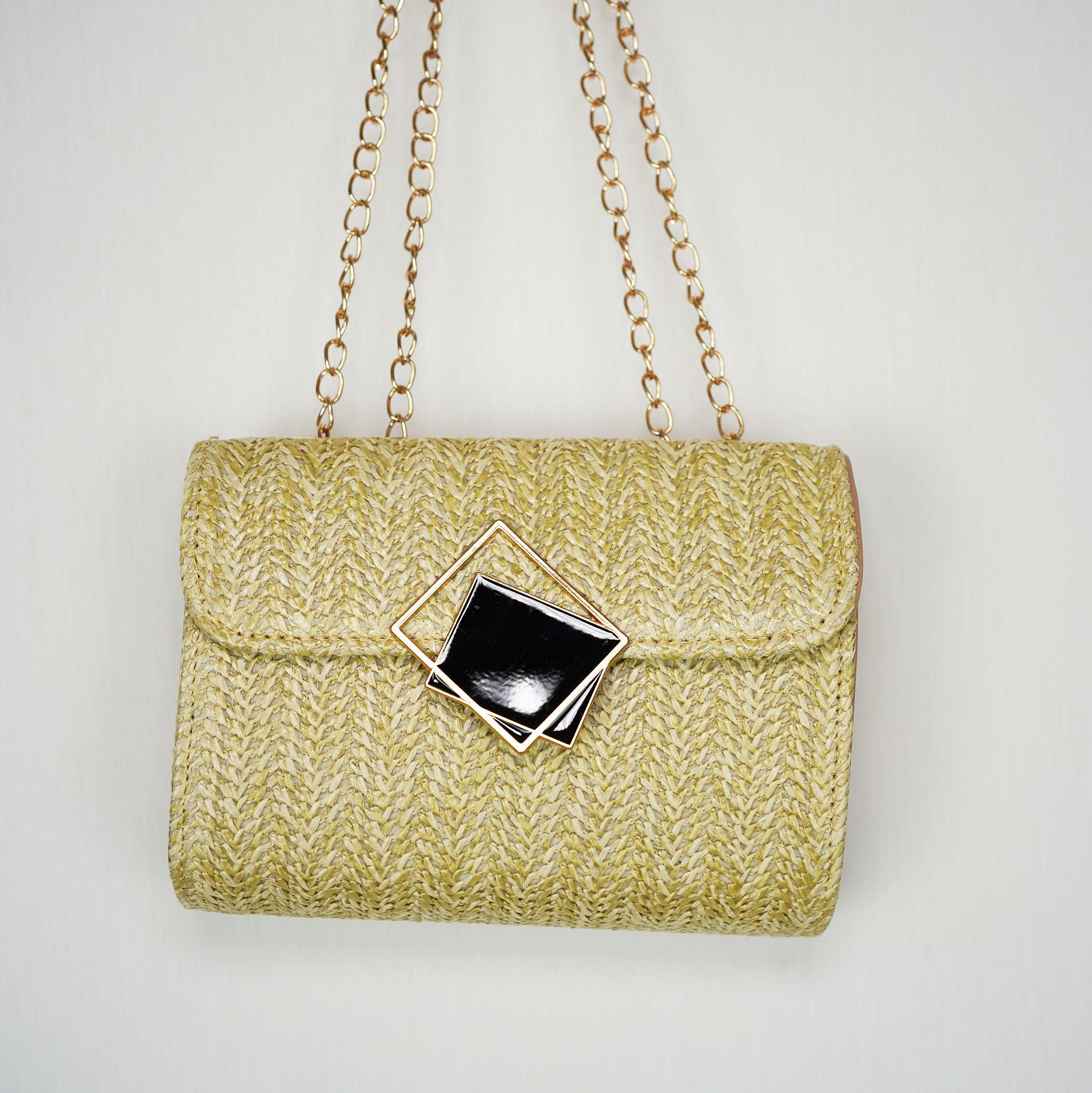 Metal Straw Bag with Chains | Stylish mini straw Bag| Summer Holiday Bag | Shoulder Wicker Bag| Boho Vacation Bag