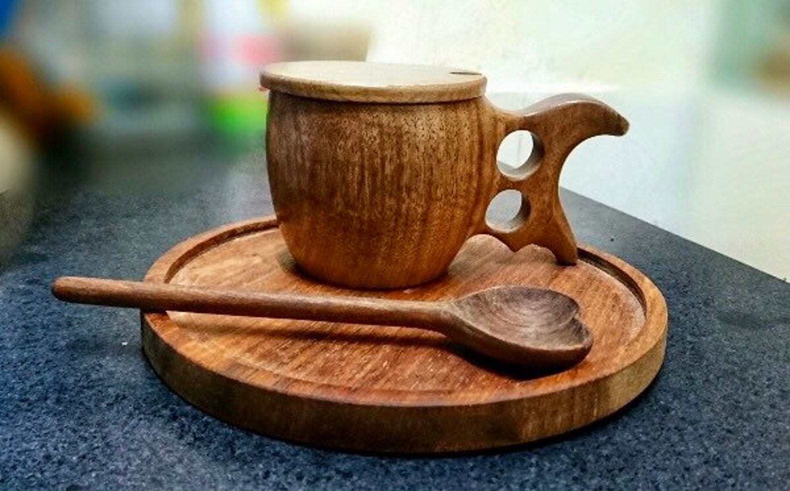 Finnische Kuksa Holztasse Mit Rentierhorn & Wolf – Handgefertigt Aus Maserbirke Für Outdoor & Zuhause
