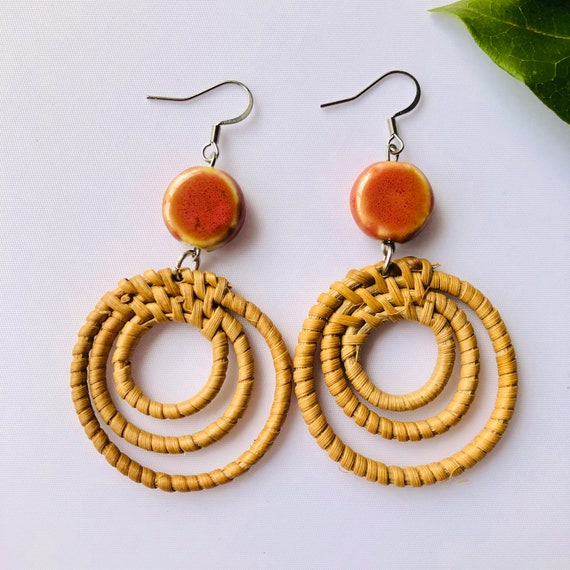 Orecchini in macramè lilla, gioielli in micro macramè, orecchini pendenti boho, gioielli boho, orecchini lunghi hippie, regalo di compleanno per la sua amica - Italia