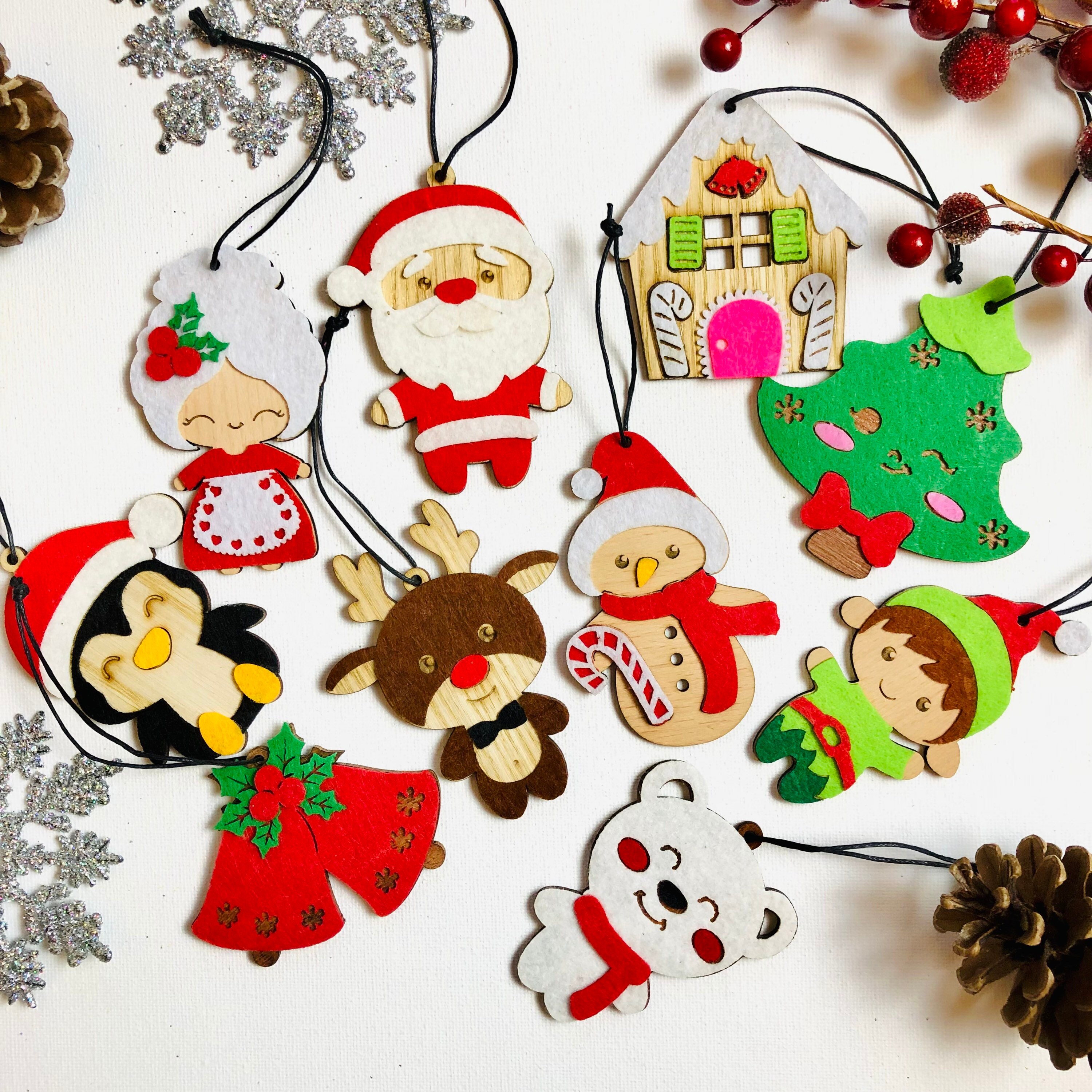 10 pcs Random Handcrafted Christmas Decoration ornaments, Set of 10 pcs Christmas wooden ornaments, Christmas hanging ornaments, baubles