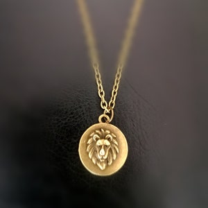 unisex necklace with lion pendant