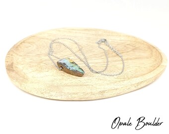 20.8 carat Boulder OPAL AA grade pendant - 4.2 grams - multicoloured gemstone - silver or gold stainless steel chain.