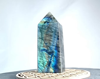 Unique piece - polished 9-sided labradorite point - 152 grams - PTPLB25152