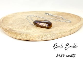 24.9 carat Boulder OPAL AA grade pendant - 4.99 grams - multicoloured gemstone - silver or gold stainless steel chain.
