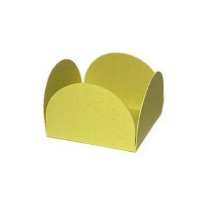 Pastel Yellow Truffle Holder, Chocolate Wrapper, Candy Petal Box, Open Candy Box, Candy Holder, Treat Boxes, Brigadeiro, Forminha de Doces