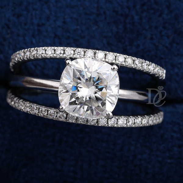 Conjunto nupcial de moissanita cojín, anillo y alianza de boda de oro blanco macizo
