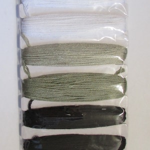 Black Chenille Craft Stems 25 Pieces, 3 Mm Skinny Pipe Cleaners, Supplies  for DIY Projects or Kids Crafts 