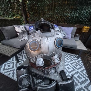 Gears of War Cosplay Armor: Custom LED Torso, Belt & Pads