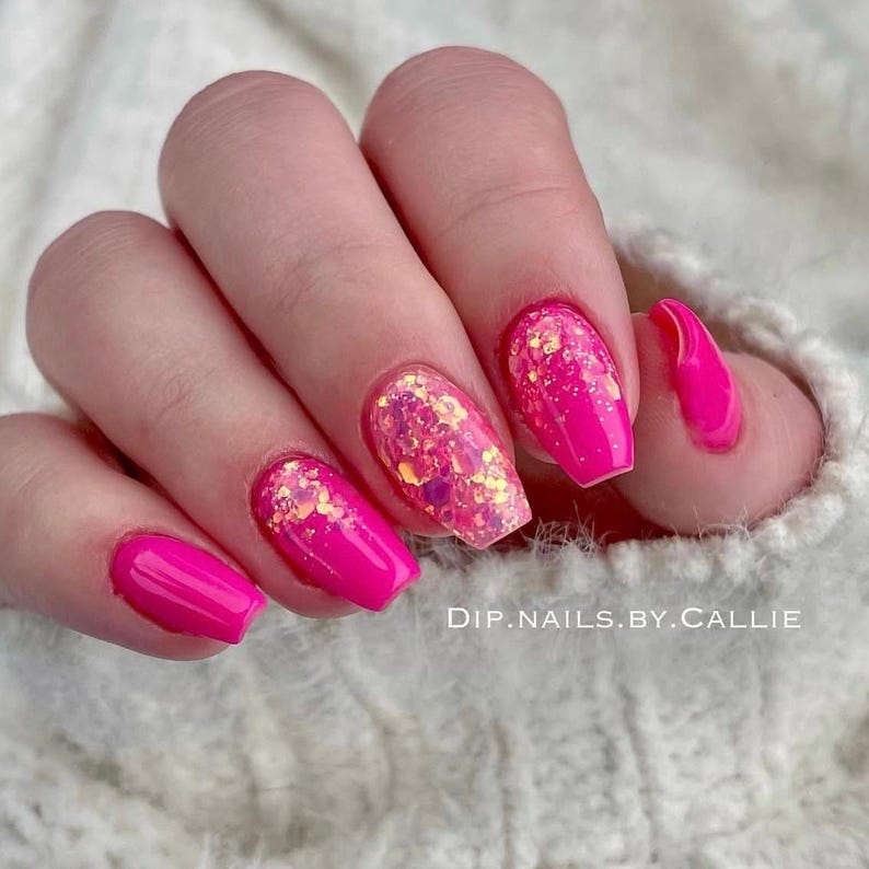 Love Blooms- dip powder, dip powder for nails, acrylic, valentine, pink, iridescent, chunky, glitter afbeelding 2