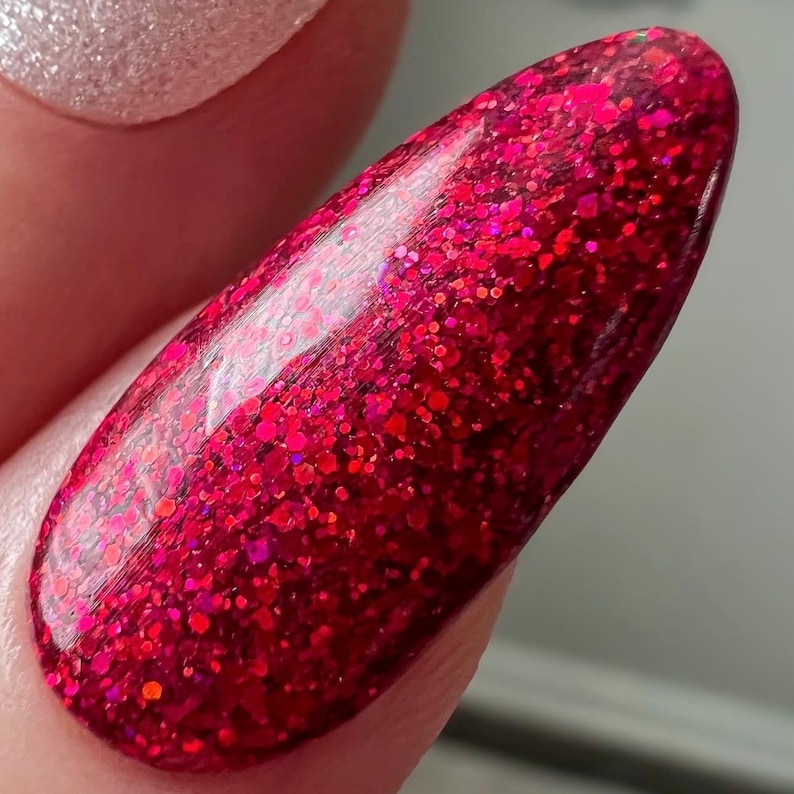 Kiss on the Lips: polvos de inmersión, polvos de inmersión para uñas, acrílicos, festivos, Navidad, San Valentín, bayas, rojo, brillo, holográficos. imagen 3