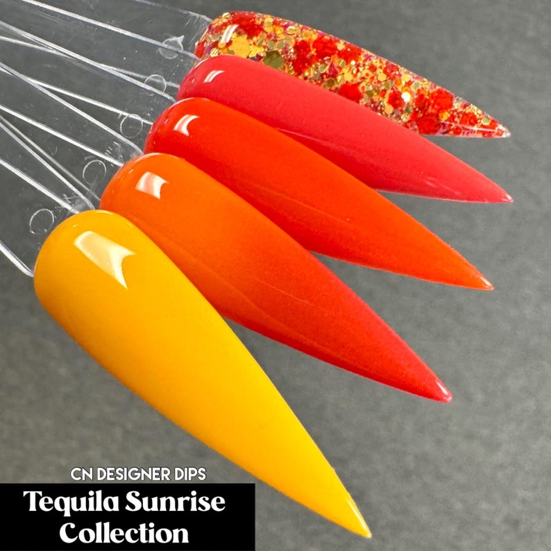 Puede incluir: Cuatro tonos diferentes de esmalte de u&ntilde;as naranja en u&ntilde;as largas y en forma de almendra. Los colores van de un amarillo brillante a un naranja rojo intenso. El texto "Tequila Sunrise Collection" es visible en la parte inferior de la imagen.